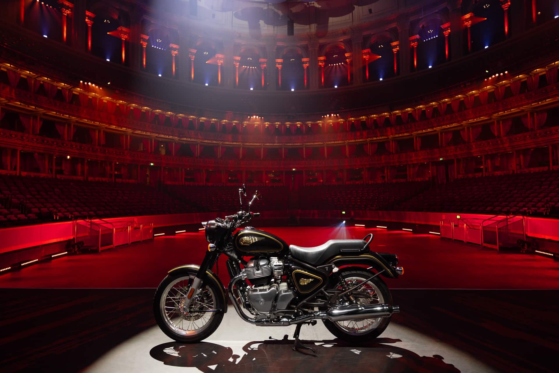 Royal Enfield y el Royal Albert Hall colaboran en la campaña de lanzamiento de la nueva Bullet 650