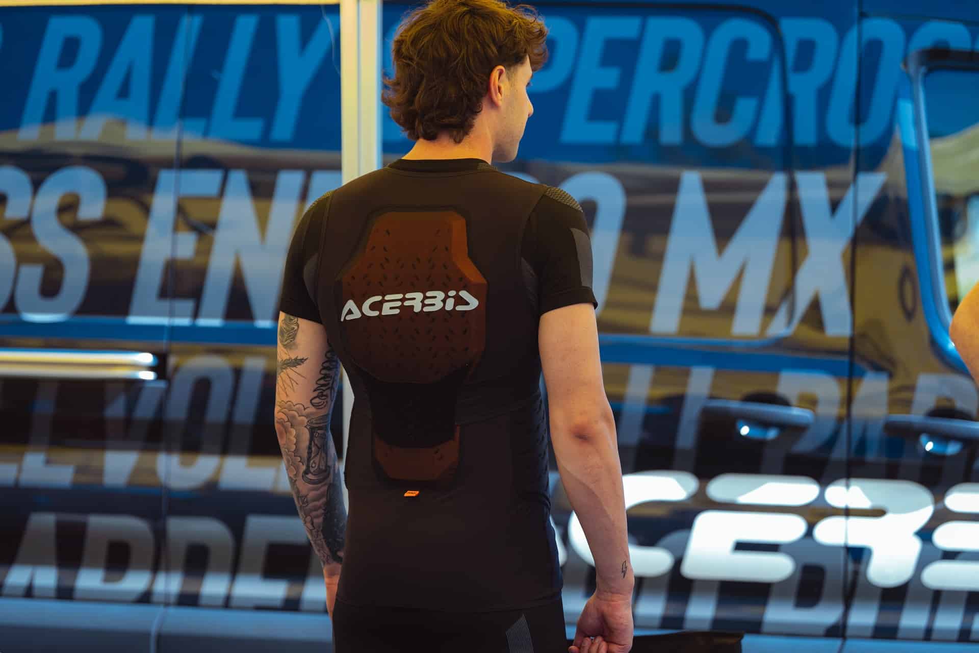 Acerbis amplía su gama P035 con los nuevos petos P035 Race y P035