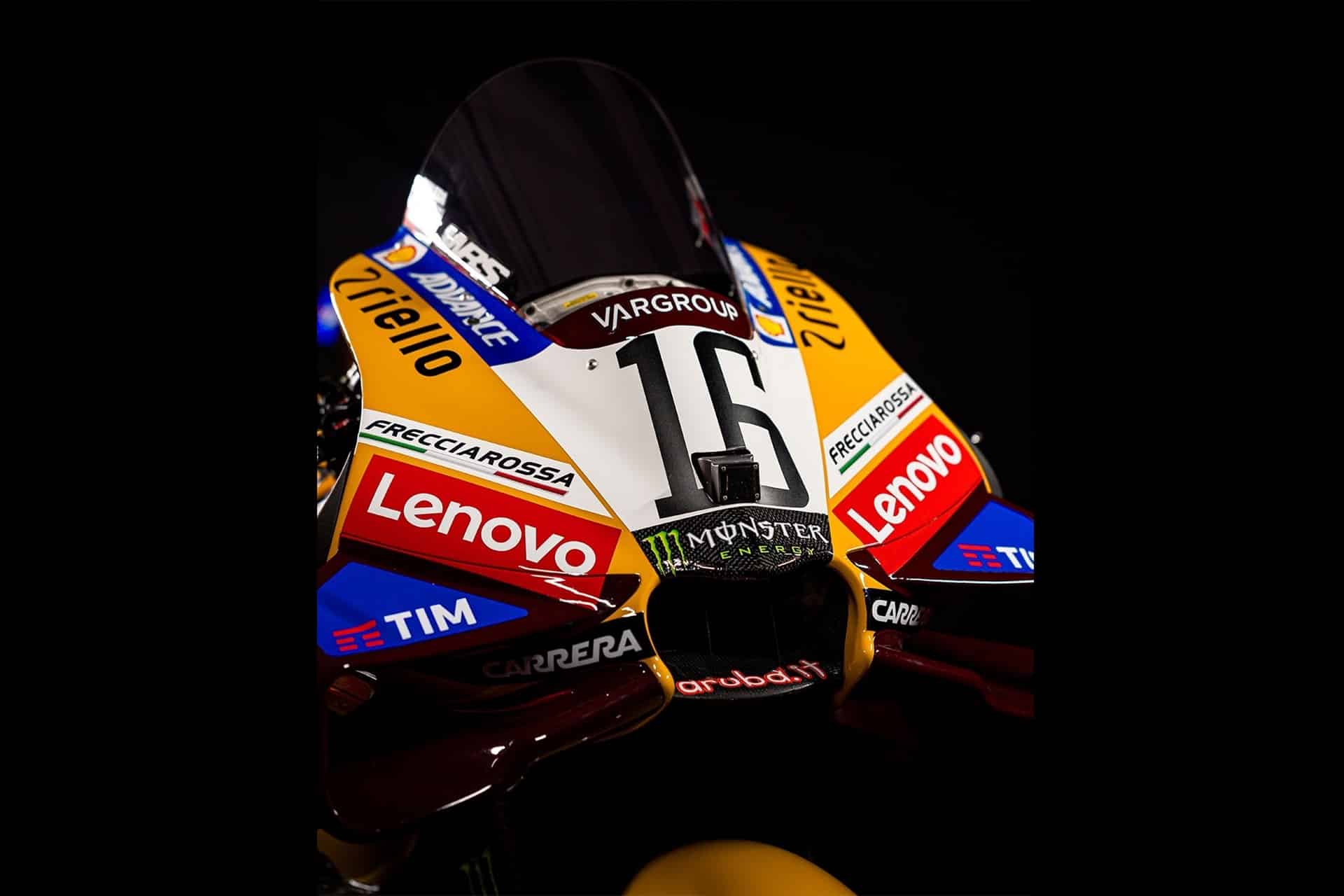 Desmosedici GP 在巴伦西亚举行的 MotoGP 测试中载入史册