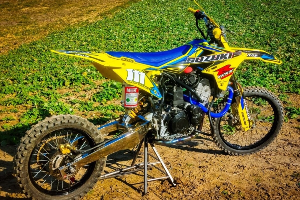 Dany Garage 的铃木“RM-Z1000”