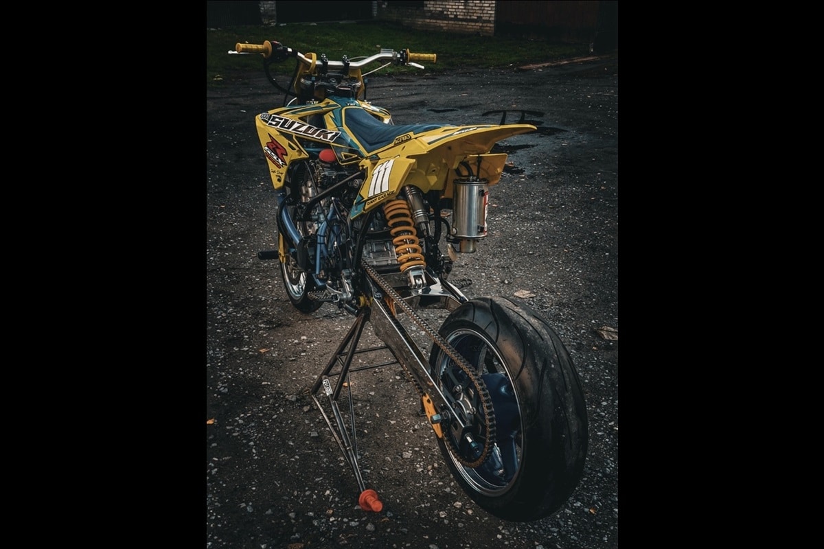 Dany Garage 的铃木“RM-Z1000”