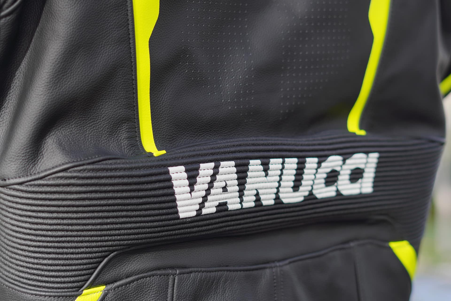 选择皮衣连身裤不停留的小窍门 "皮革"