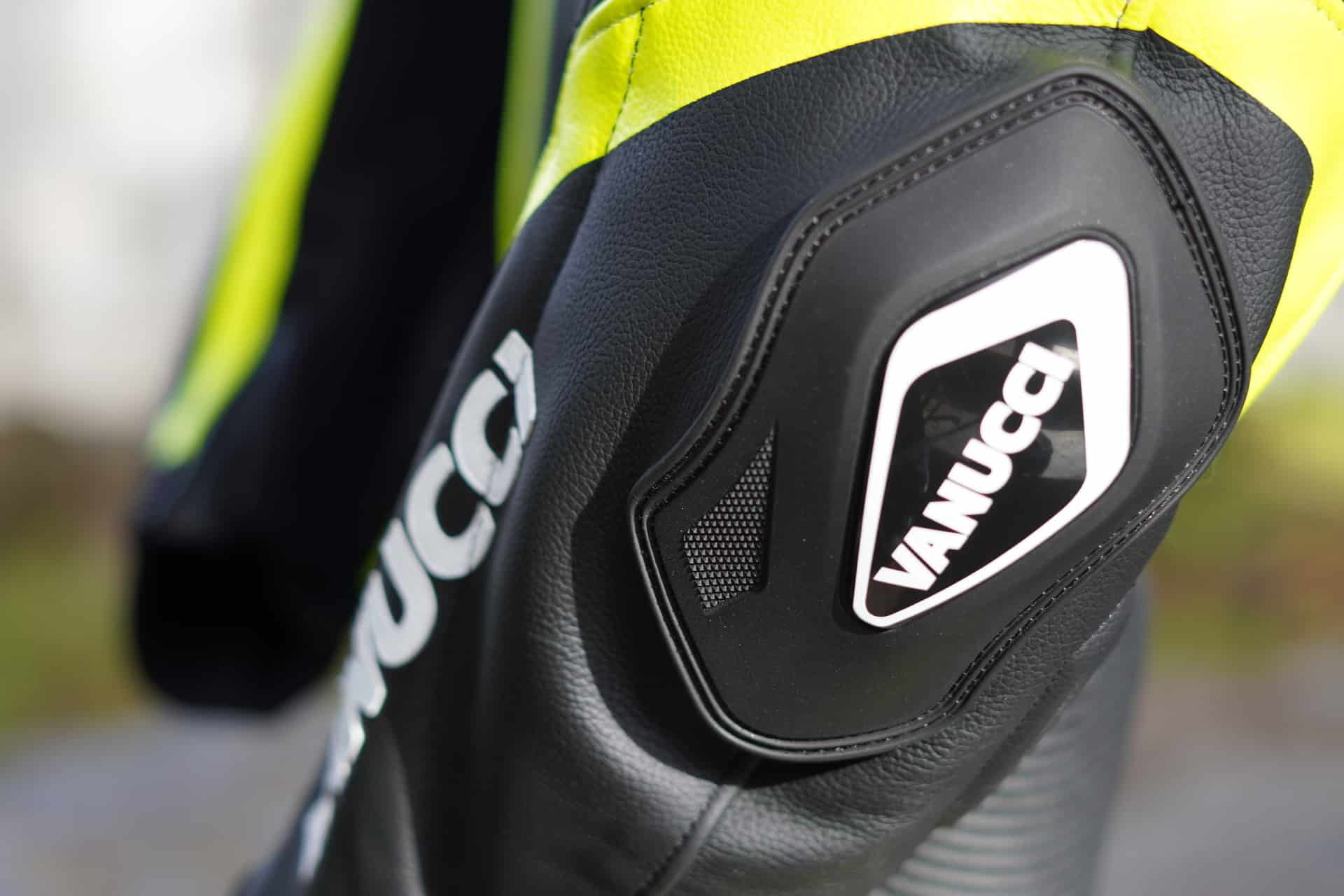 选择皮衣连身裤不停留的小窍门 "皮革"