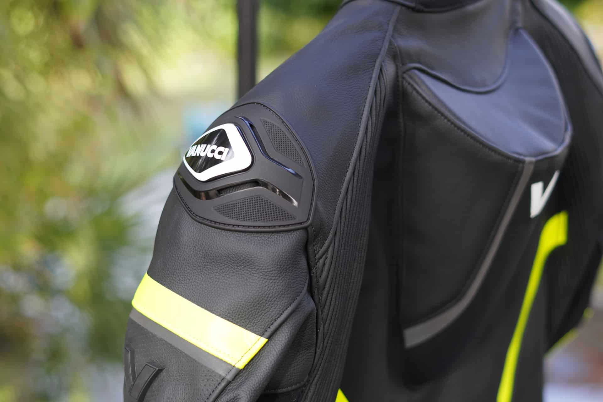 选择皮衣连身裤不停留的小窍门 "皮革"