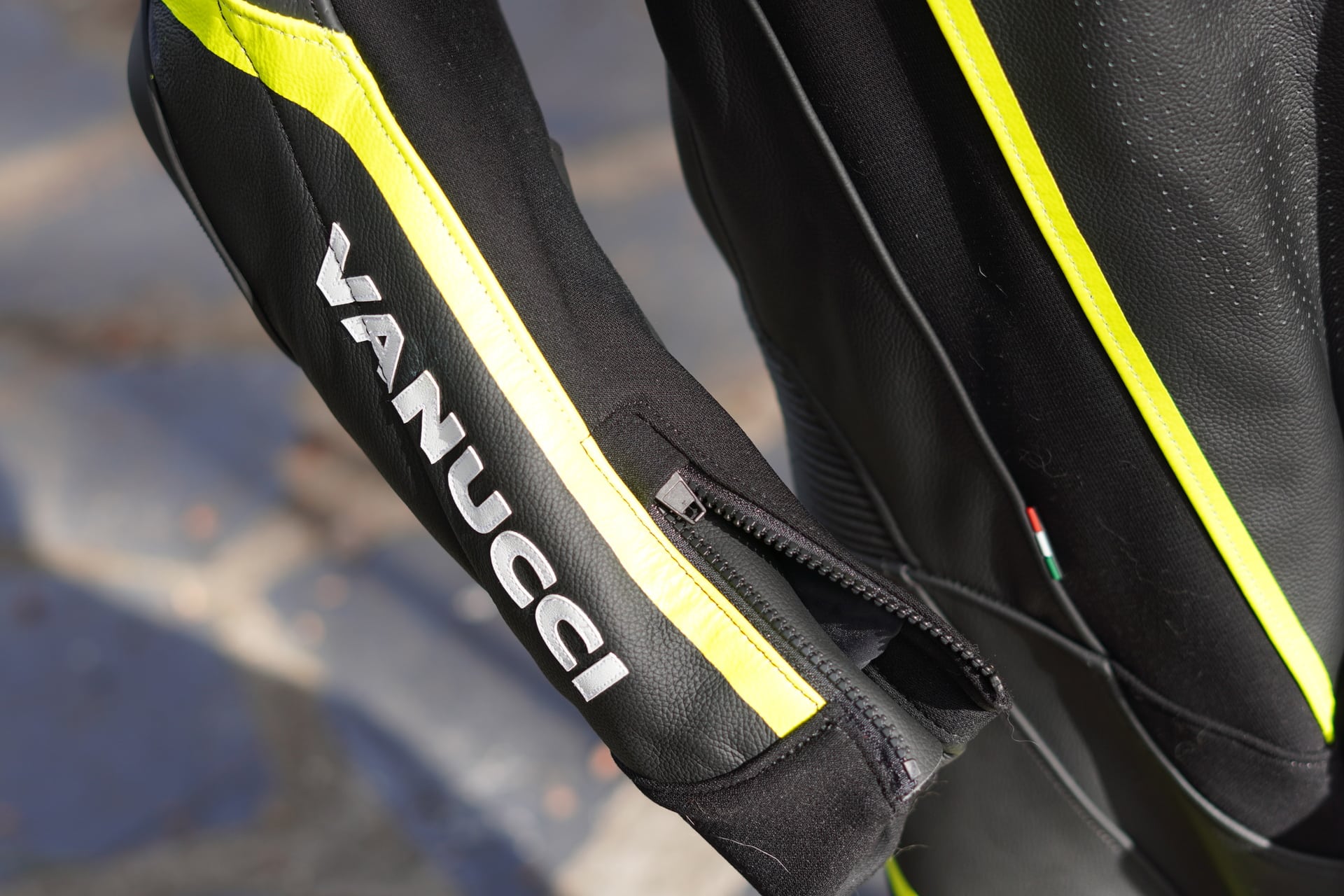 选择皮衣连身裤不停留的小窍门 "皮革"