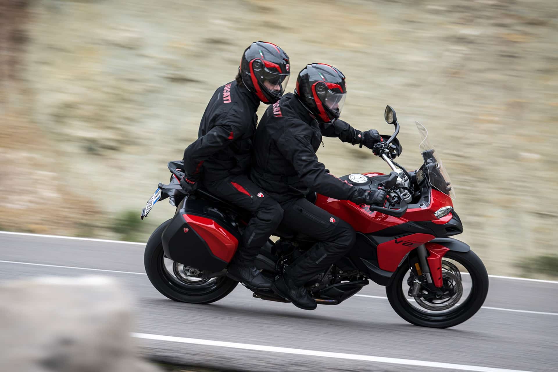 杜卡迪美国公司首席执行官 Jason Chinnock 明确表示:“摩托车是用来骑行的”