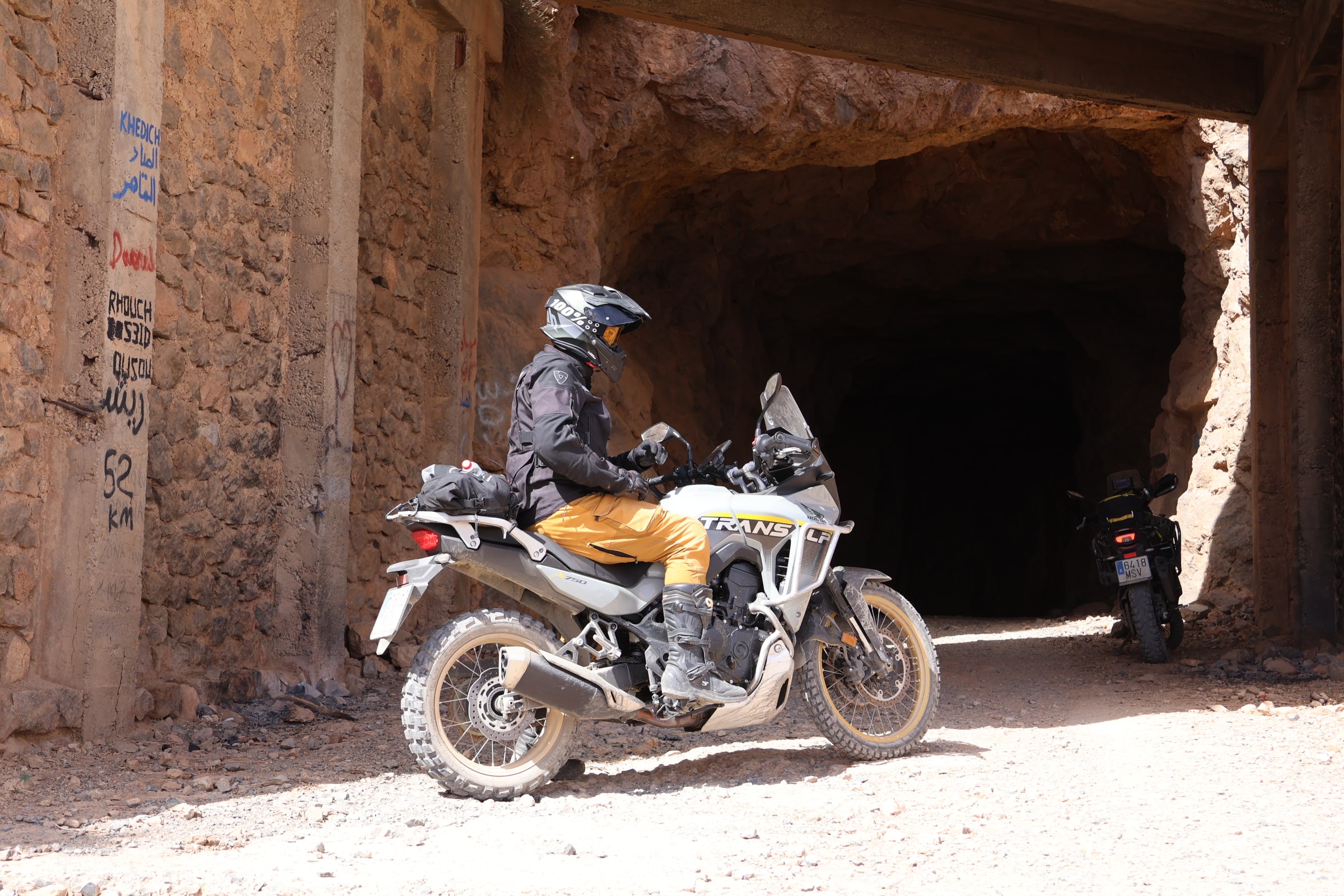 本田 Transalp 在摩洛哥进行测试