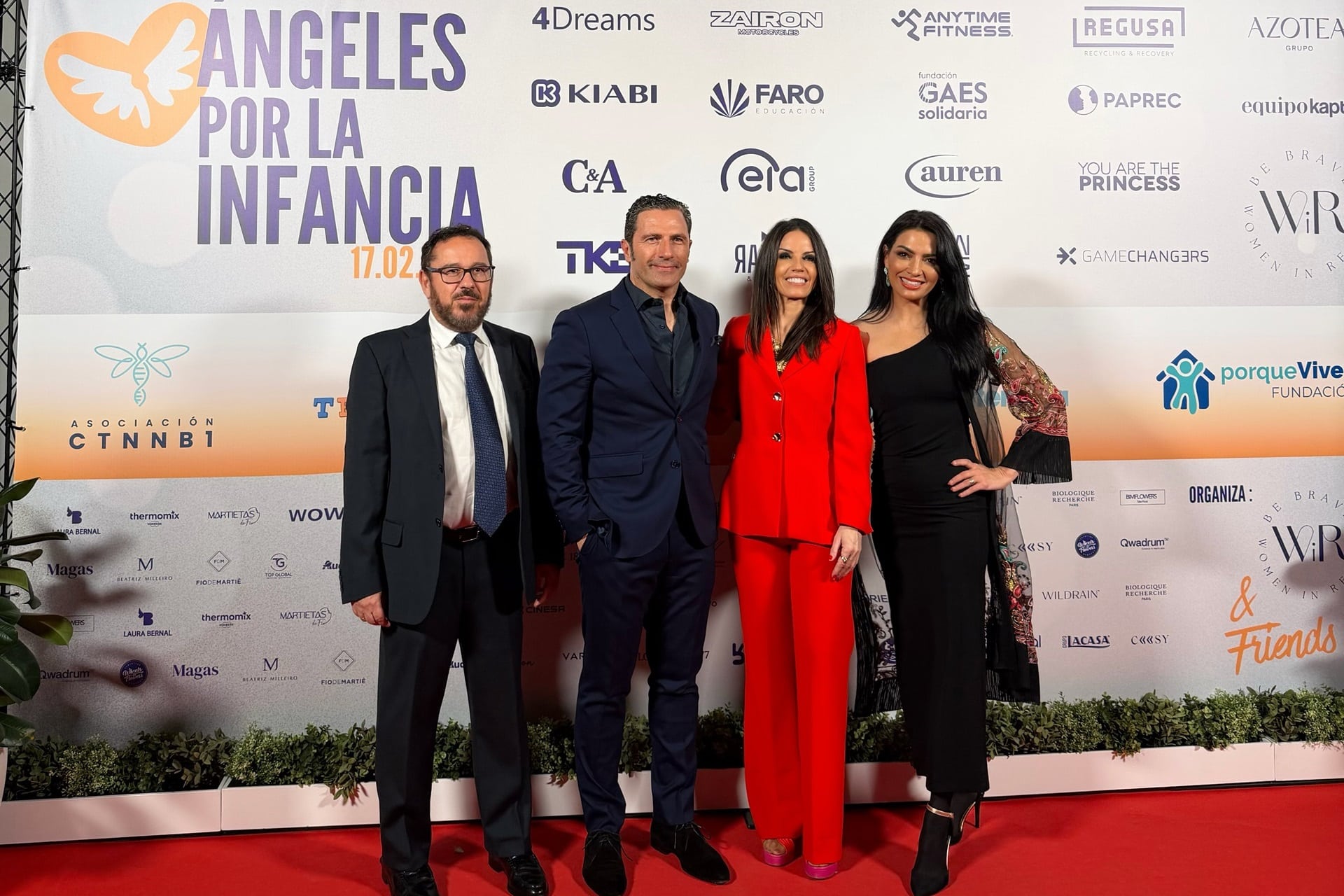 Zairon 在年度活动中捐赠了他的第一辆踏板车 Zs2 "零售业女性"