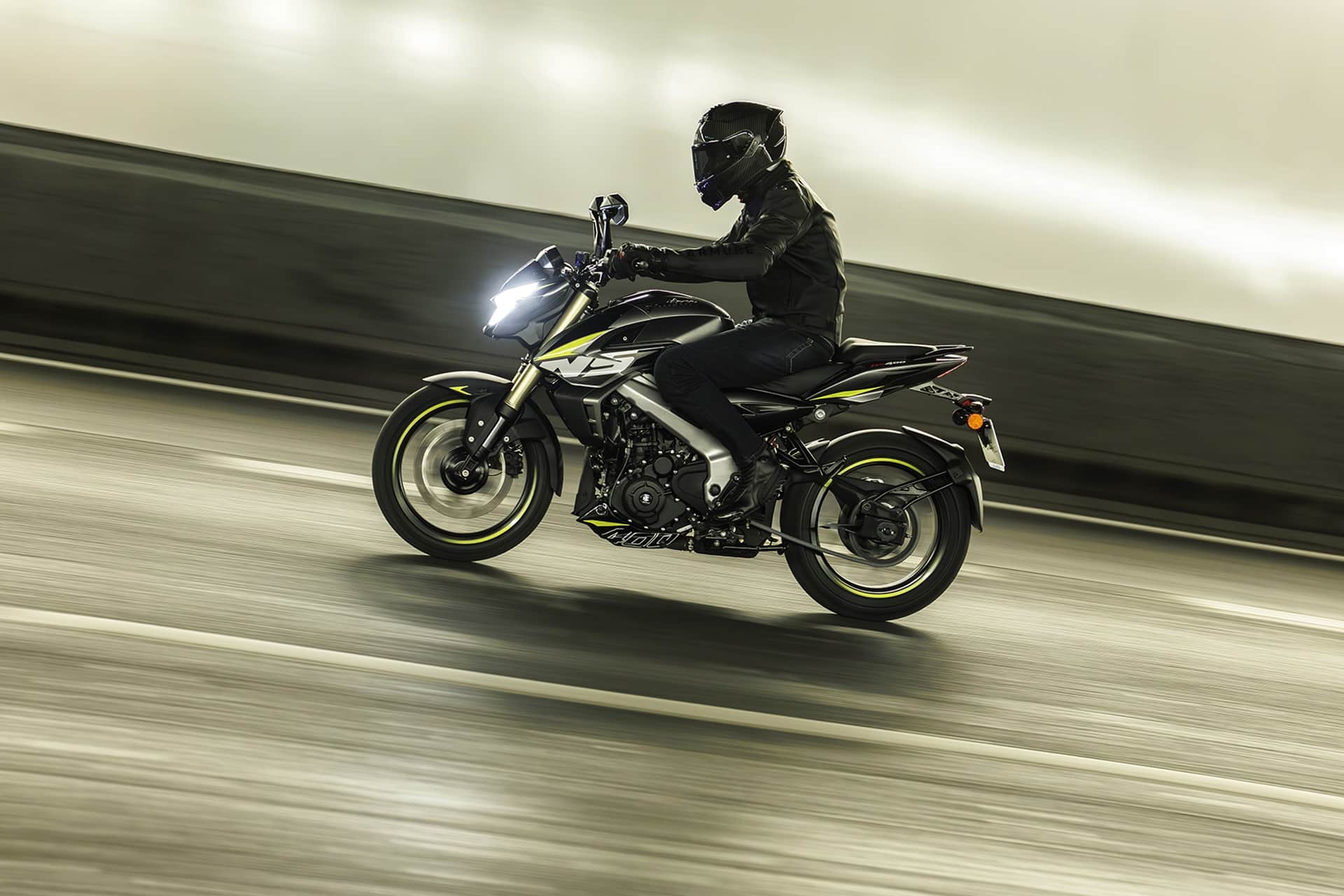 Bajaj 在半岛的所有 CO 中心启动 Pulsar NS125 和 NS400 试驾