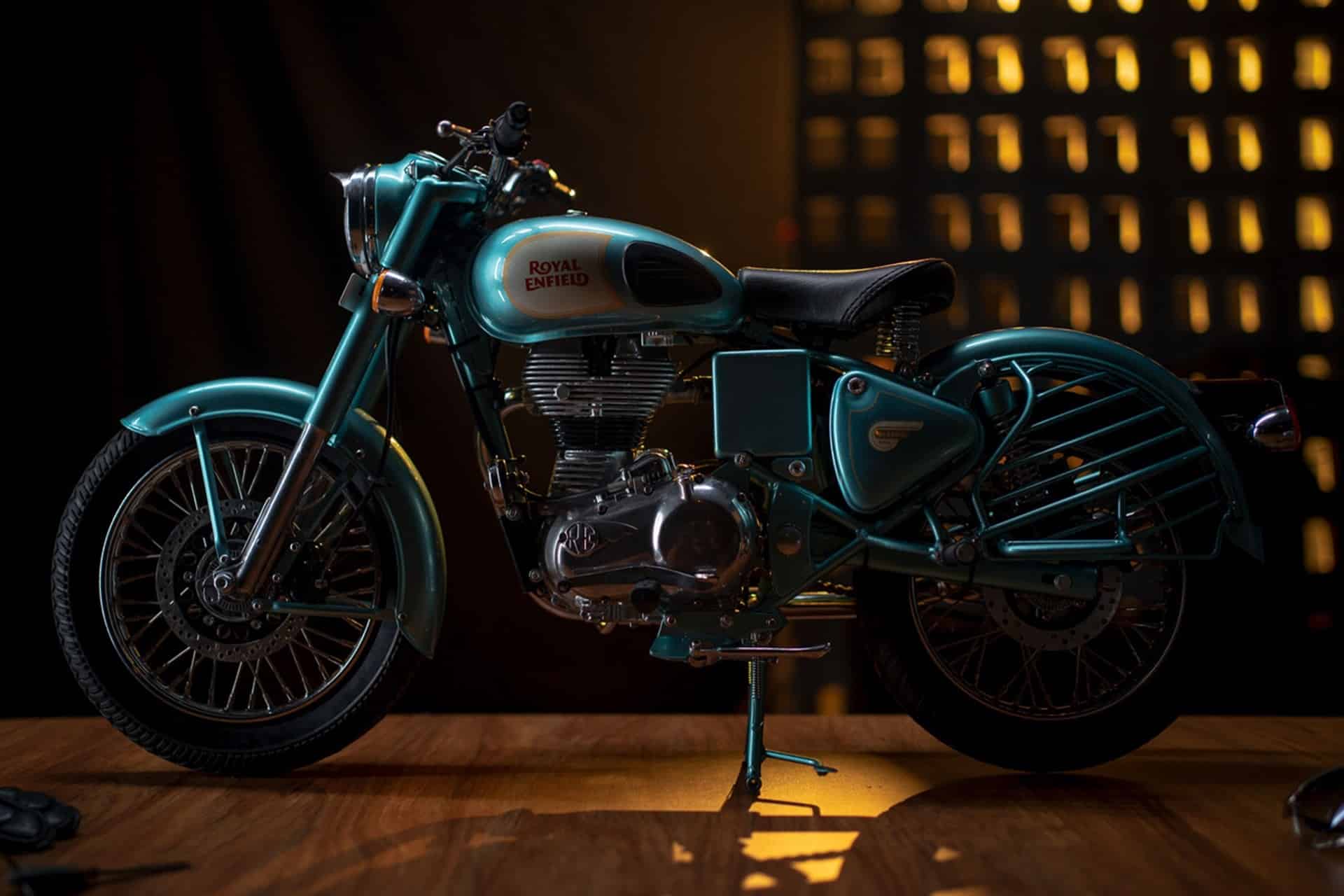 出售独家 1/3 比例皇家恩菲尔德经典收藏品