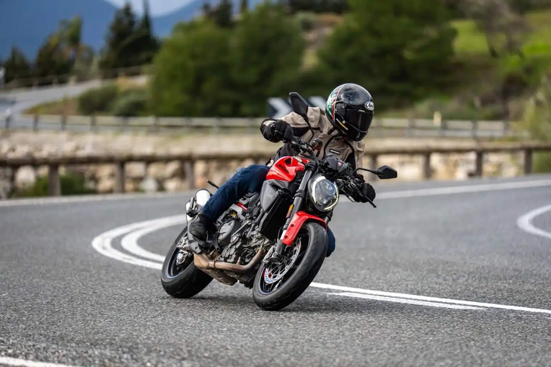 杜卡迪美国公司首席执行官 Jason Chinnock 明确表示:“摩托车是用来骑行的”