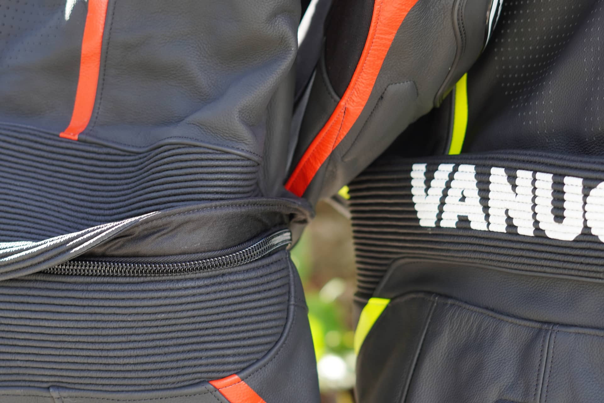 选择皮衣连身裤不停留的小窍门 "皮革"