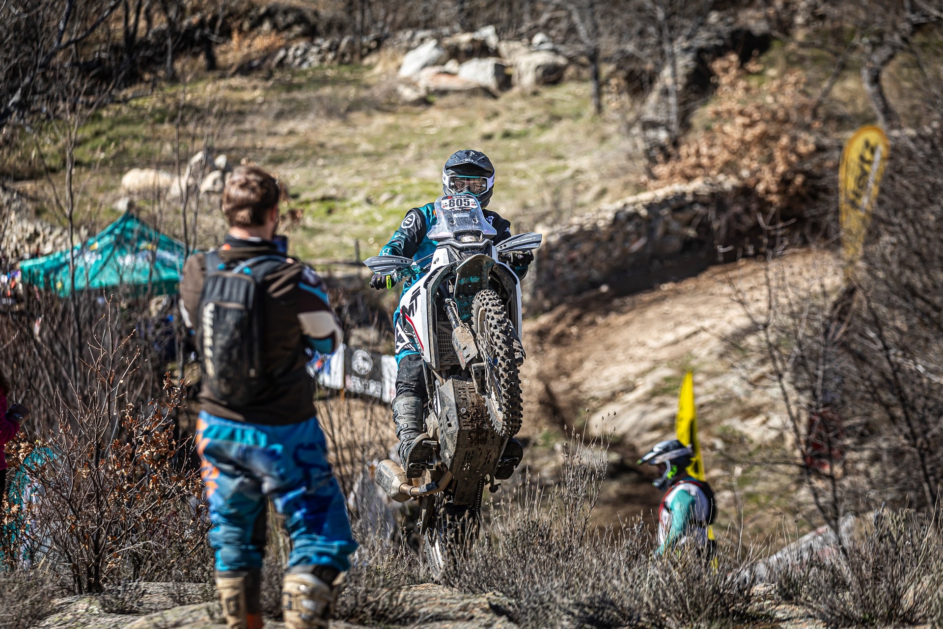 马里奥·罗曼 (Mario Román) 驾驶 CFMoto 450MT 取得人生首场胜利