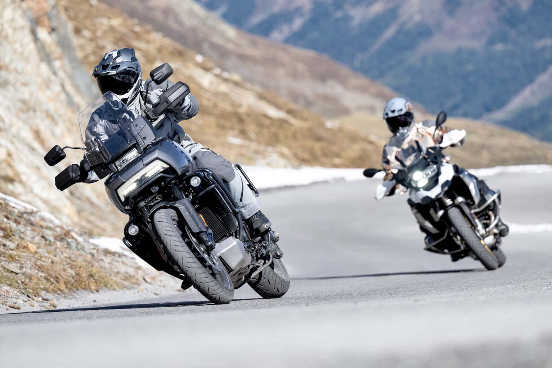 这就是大陆集团 EasyHandling 技术在转弯时的工作原理