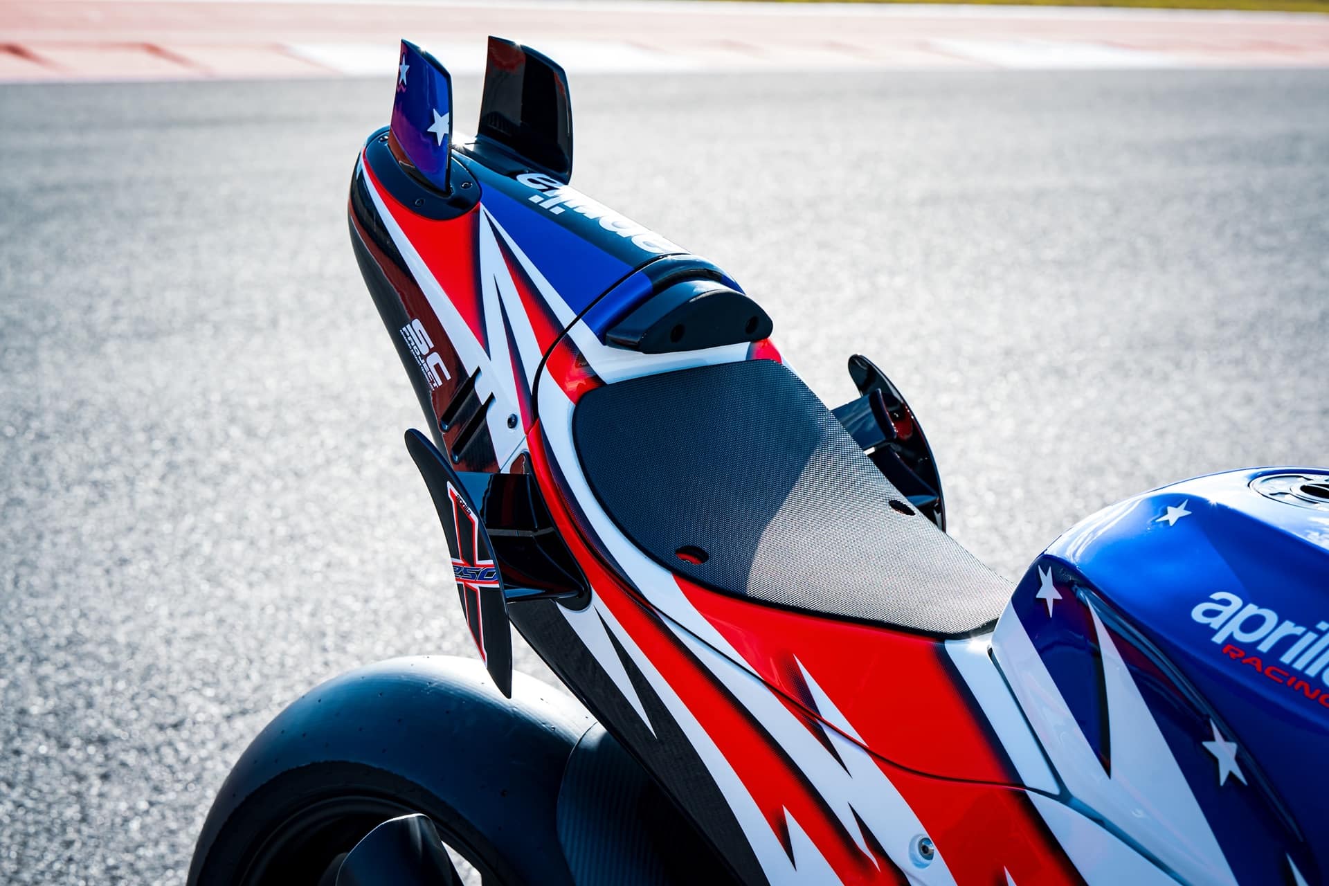 新款 Aprilia X 250TH：“真正的竞争独立宣言”