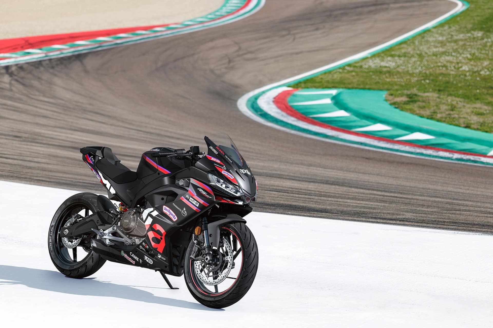 新款 RS 457 GP 复制品：Aprilia 对其 MotoGP 机器的认可