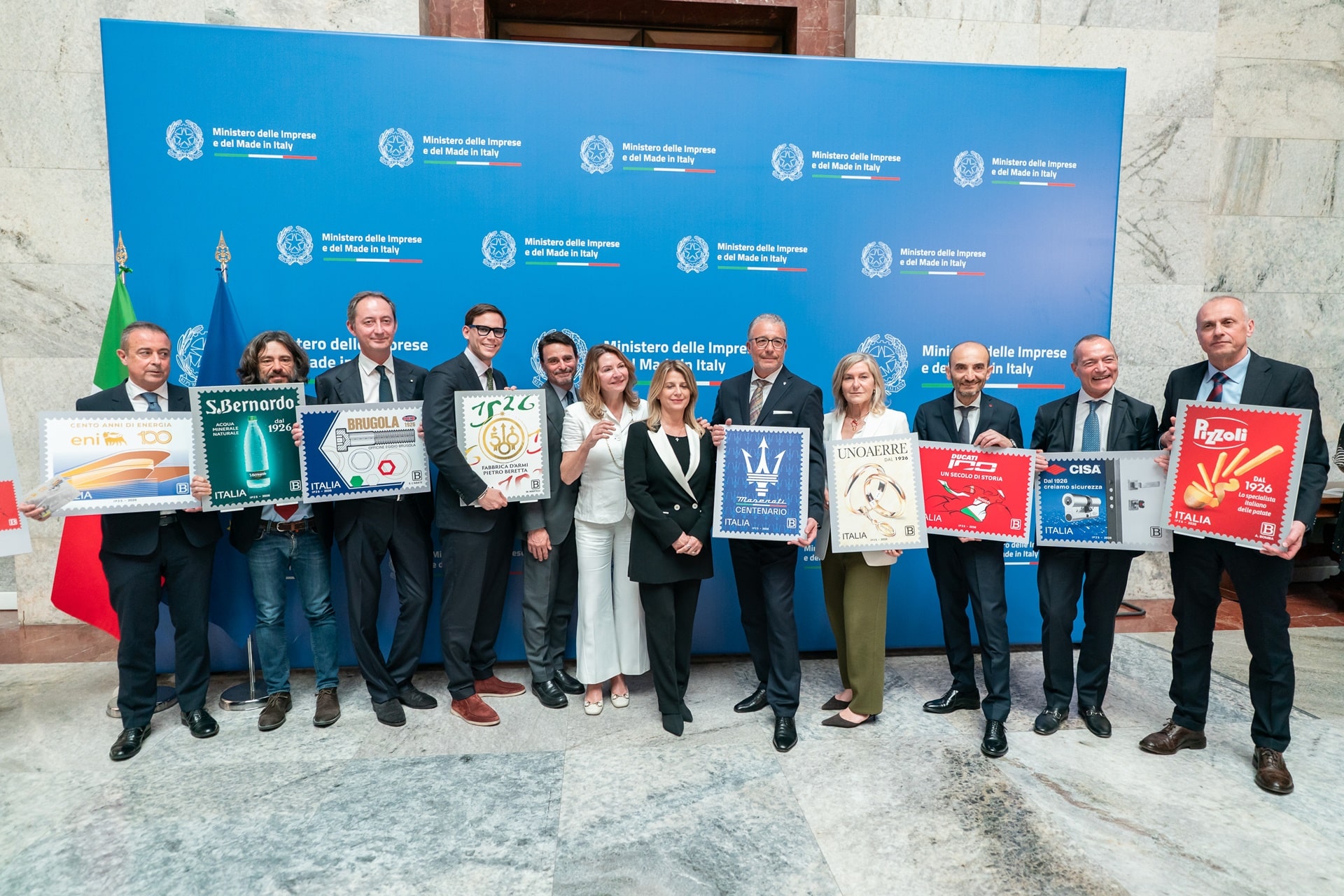 值此百年华诞之际，意大利政府以特殊印章向杜卡迪致敬