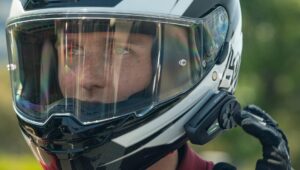 没有人告诉您，但完美的摩托车对讲机并不取决于价格（且成本低于 230 欧元）