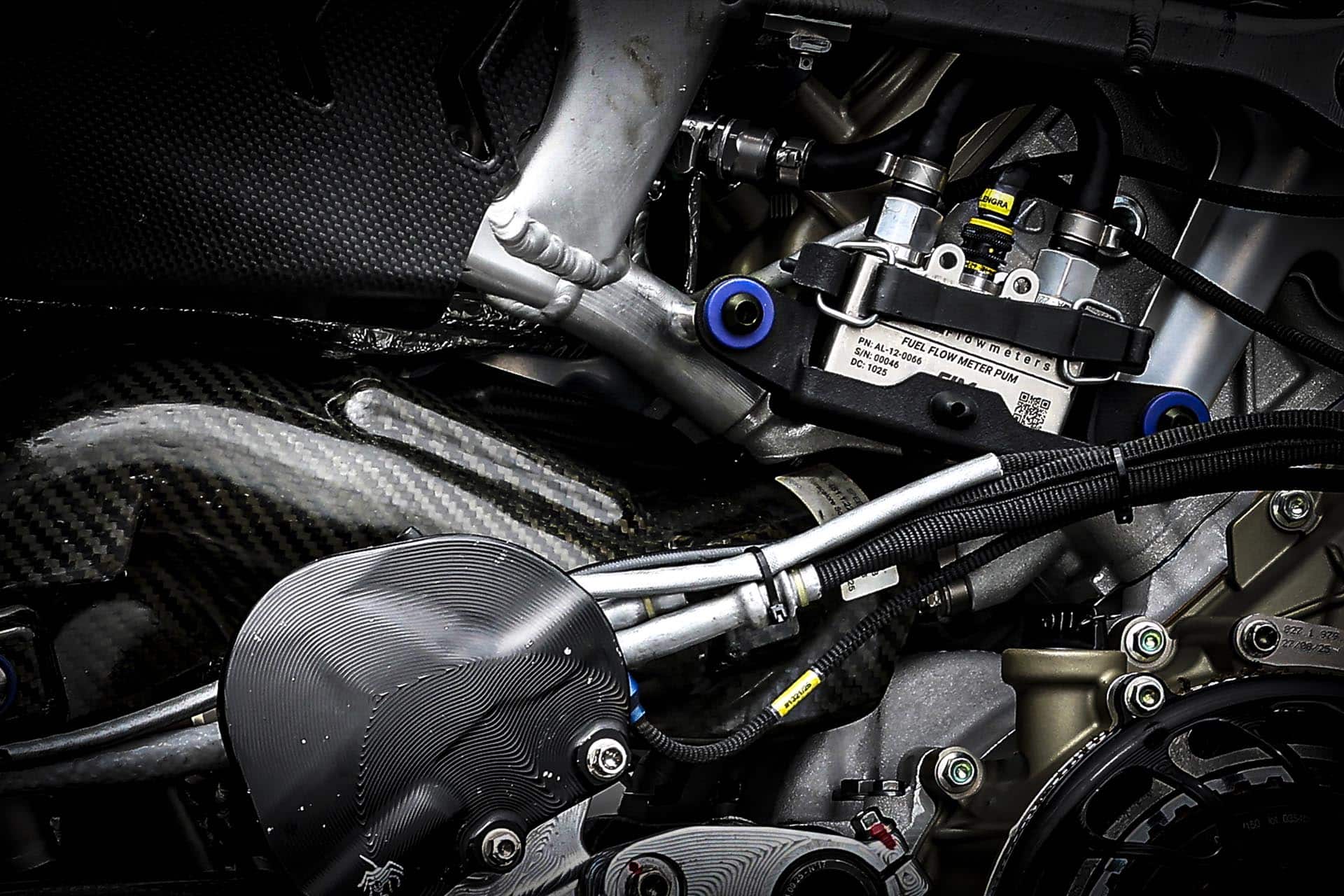 该组织用自己的仪表控制燃油流量