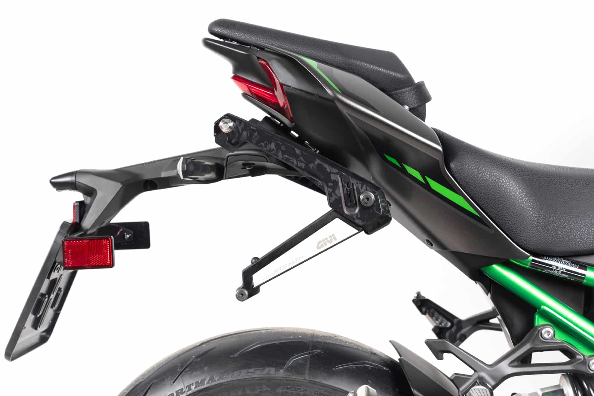 GIVI Stealth：保留摩托车原有美学的可伸缩锚