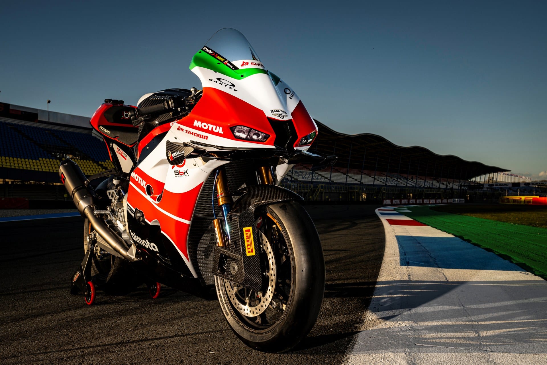 Provec Racing 的 Bimota KB998 Rimini Elite