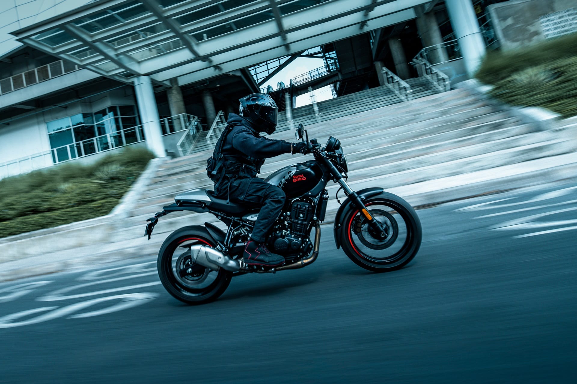 皇家恩菲尔德游击队 450 2026