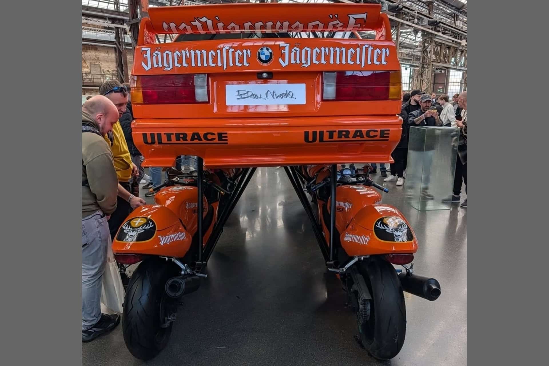 马力 Rennmeister：宝马 E30 改装为铃木 GSX-R SRAD 战车