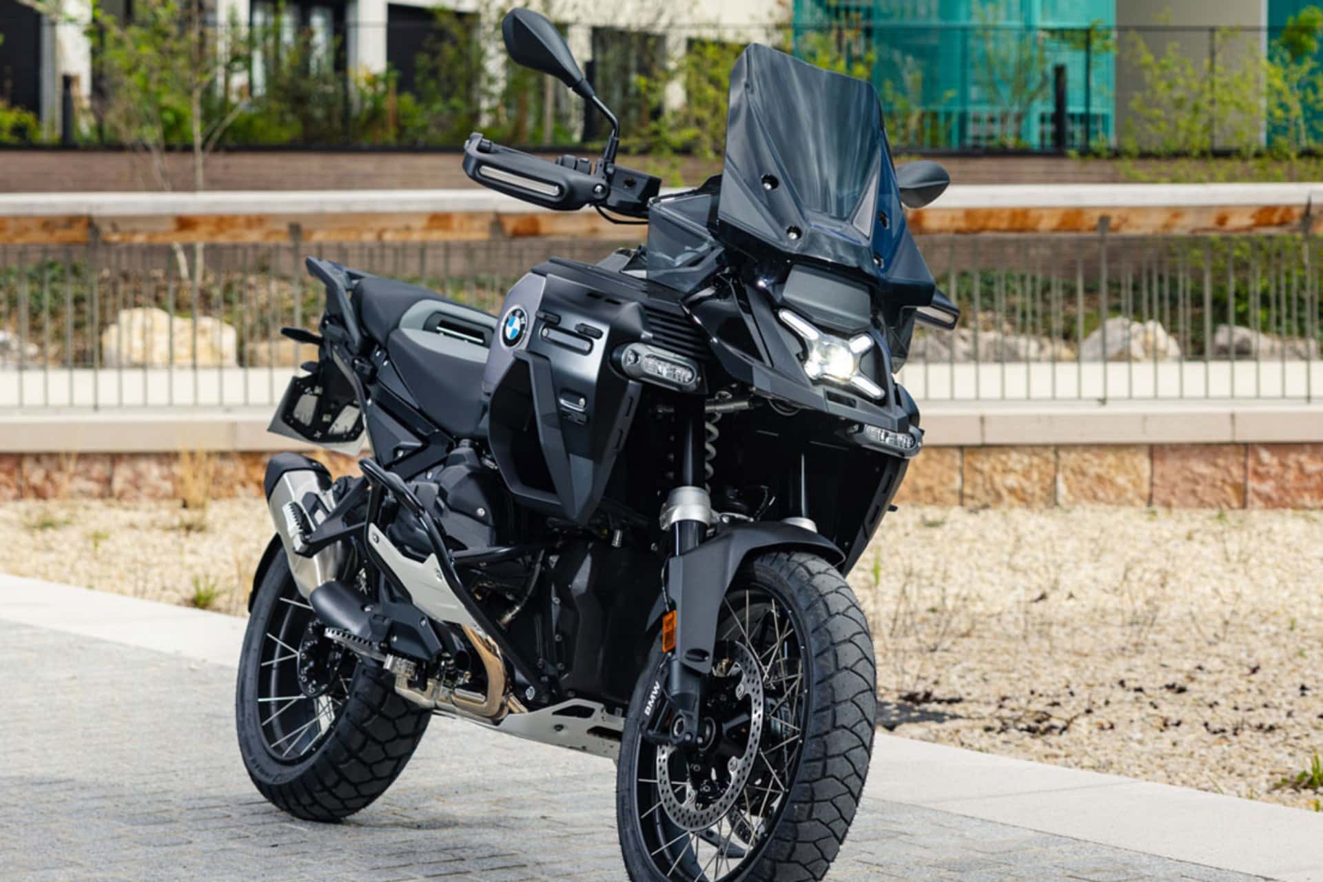 BMW R 1300 GS Adventure 黑暗版法国 2026