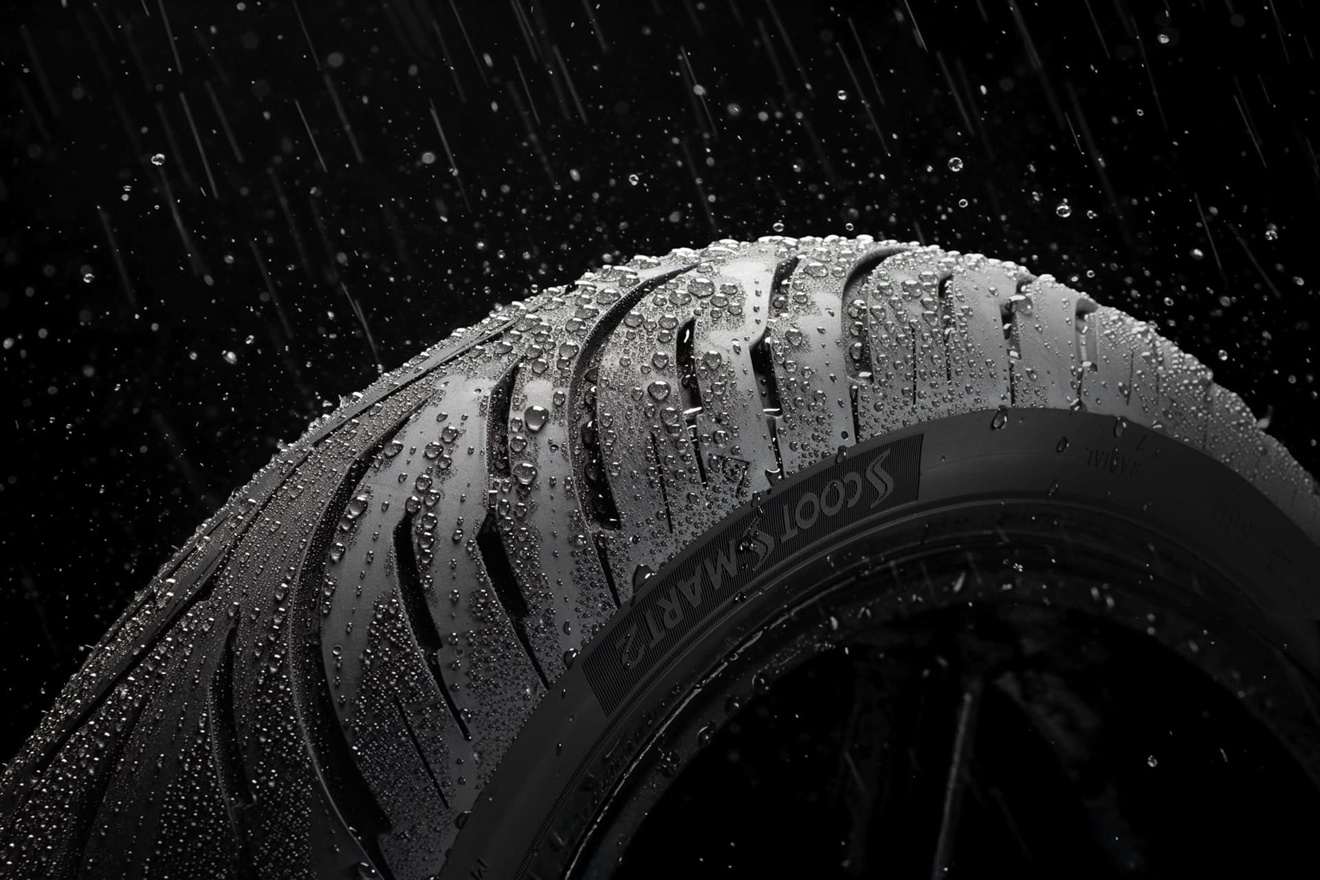 全新 Dunlop ScootSmart 2：更强的抓地力、机动性和耐用性