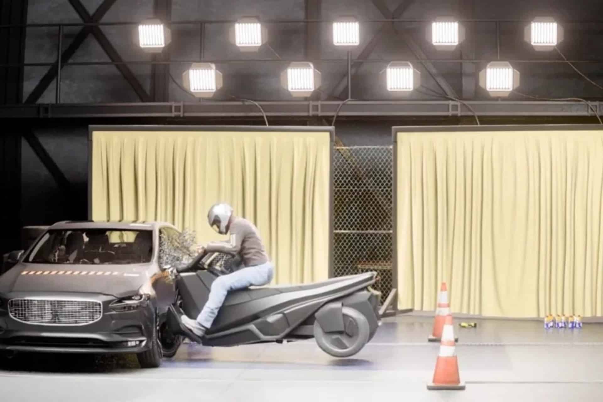 Kairos，一种介于汽车和摩托车之间的电动三轮车，进入最后的开发阶段