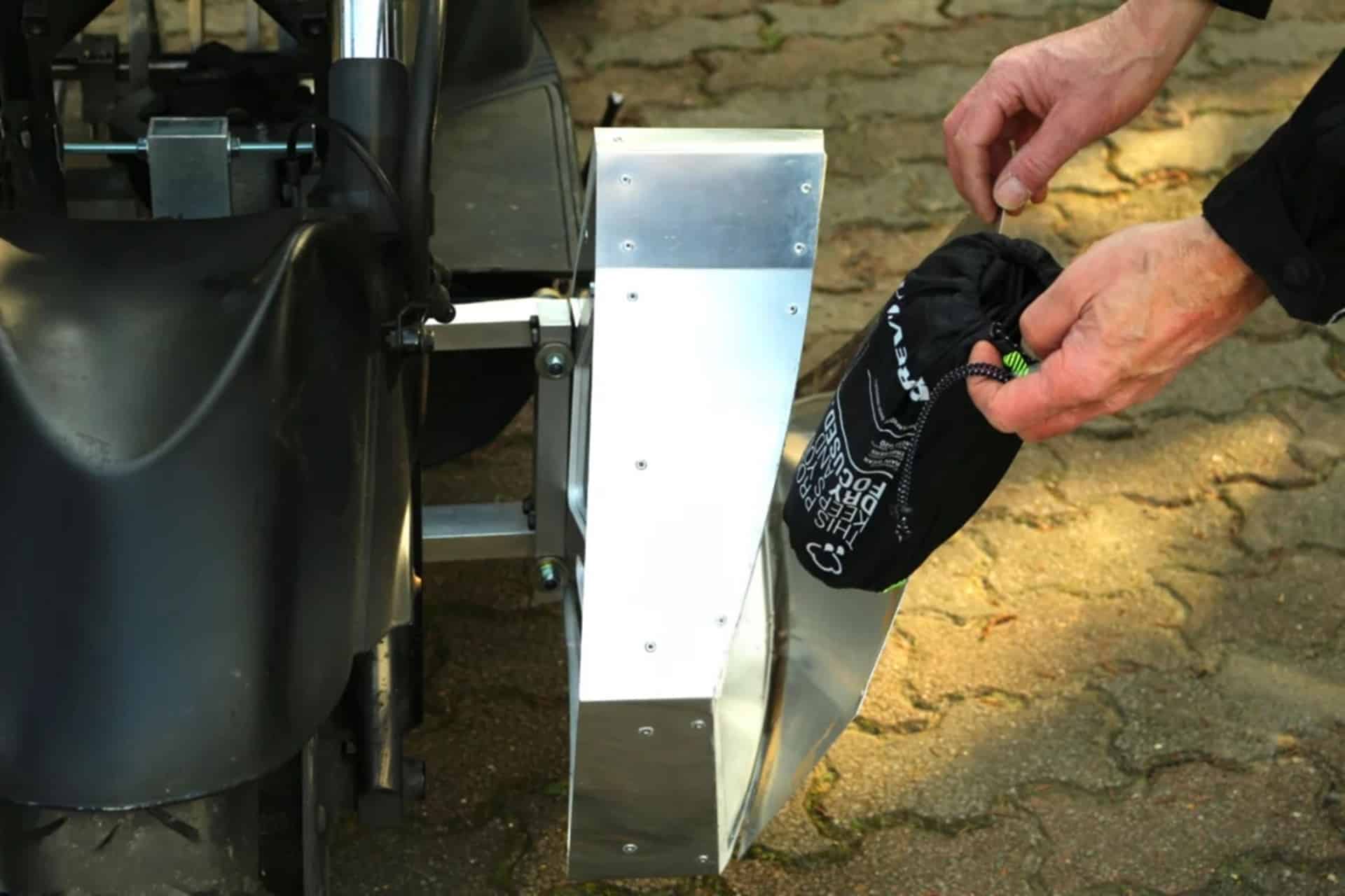 Kairos，一种介于汽车和摩托车之间的电动三轮车，进入最后的开发阶段