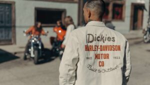 这是最新的 Dickies x Harley-Davidson 胶囊系列