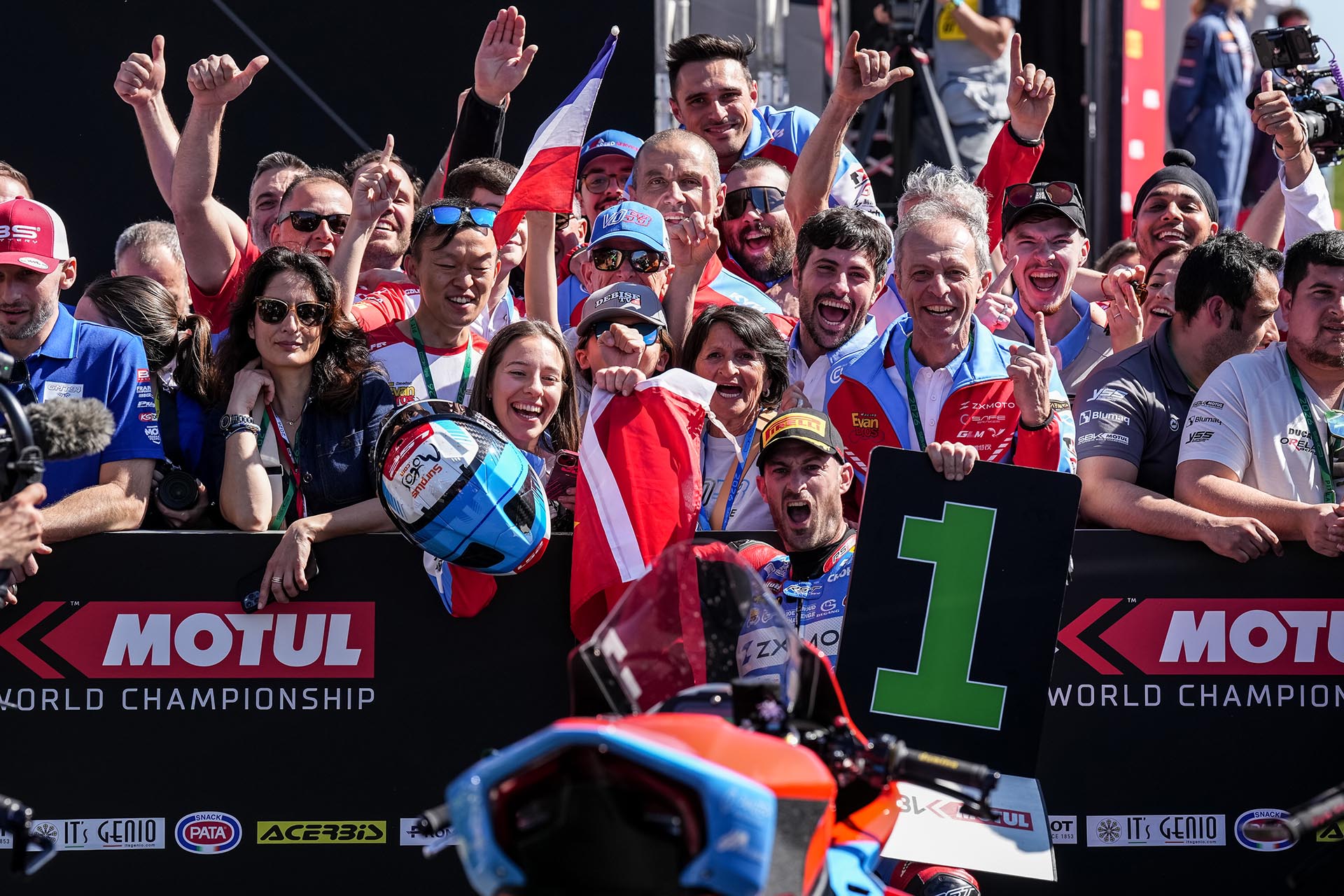 Chinas sí y rápidas también: ZXMOTO ganó en Portimao y hace historia en WorldSSP