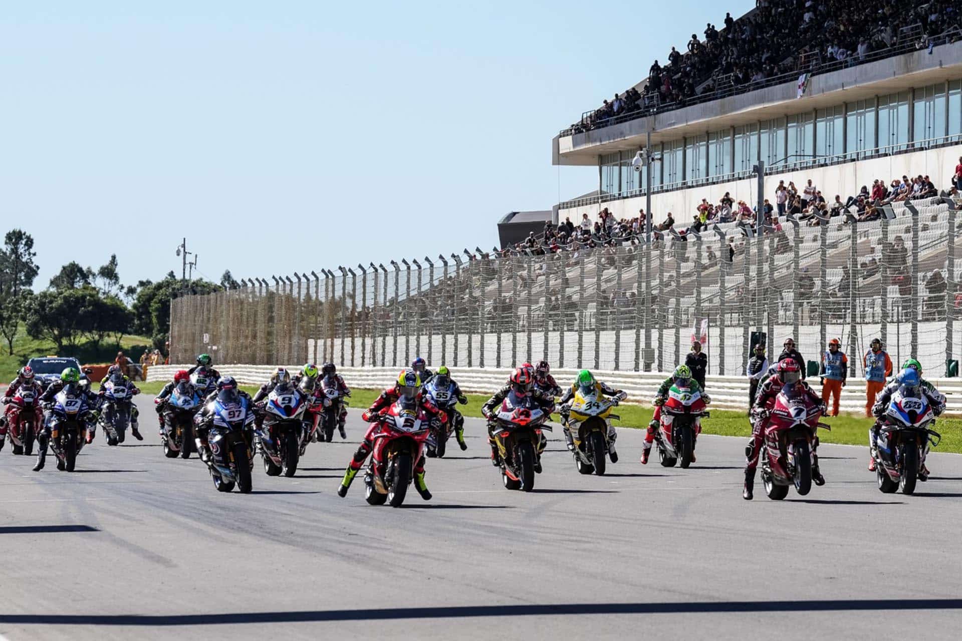 超级摩托车寻求最大可能的平等