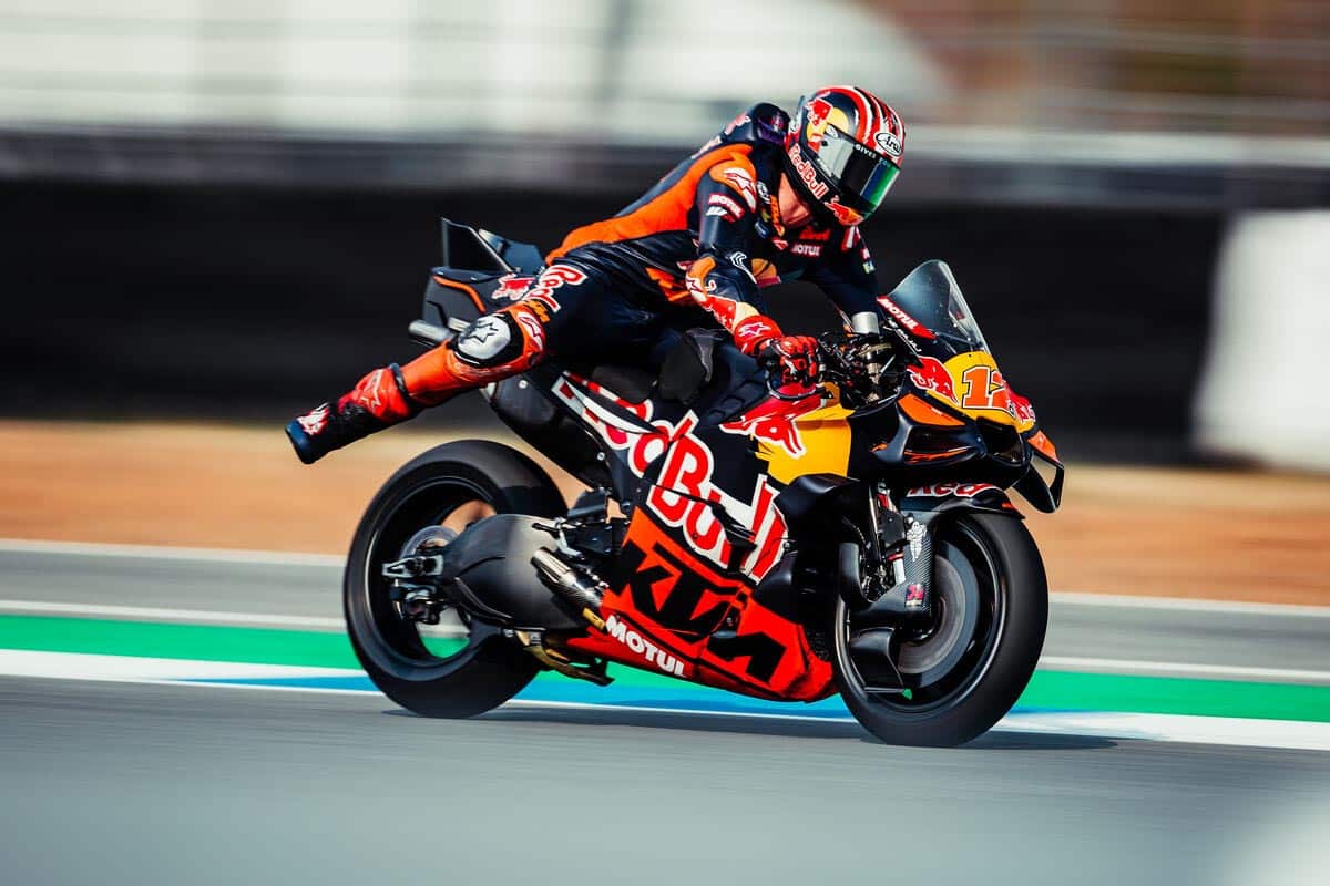 肩部问题导致马弗里克再次接受手术