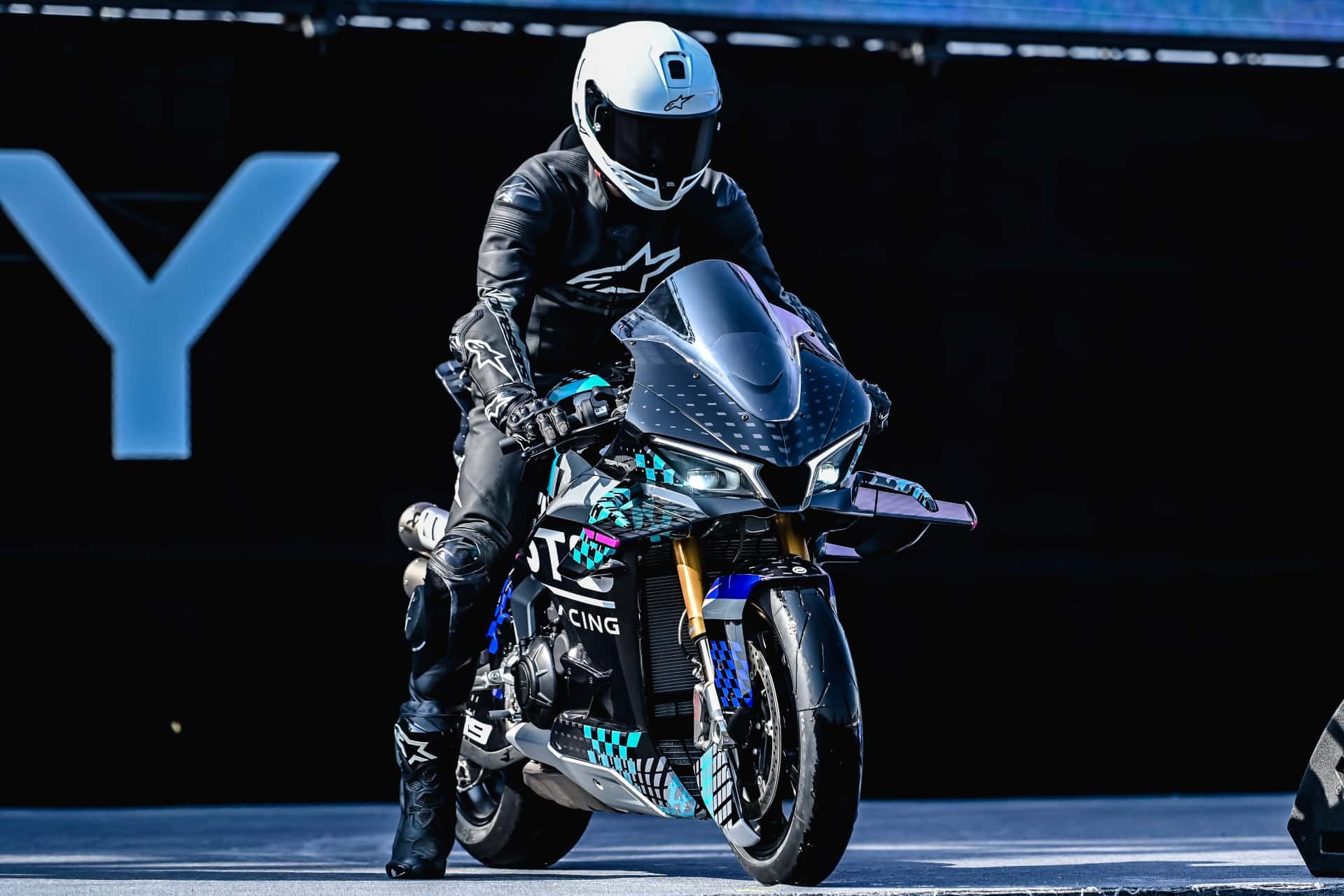 CFMOTO Day 2026 - V4 SR-RR