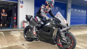 新款Aprilia MotoGP已经走上赛道，有一个细节不容忽视