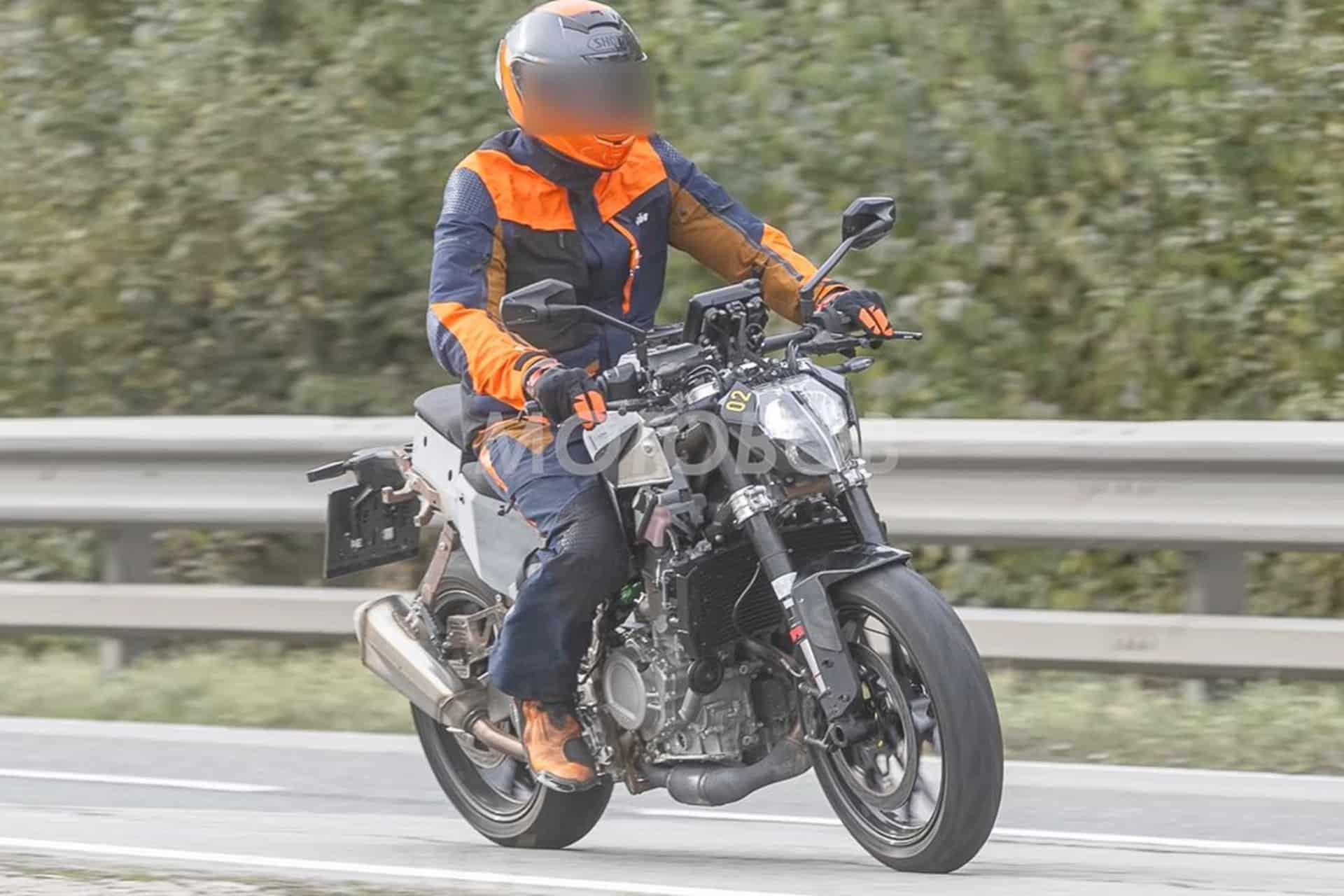 La esperada 490 Duke ya rueda en sus primeros test de prueba