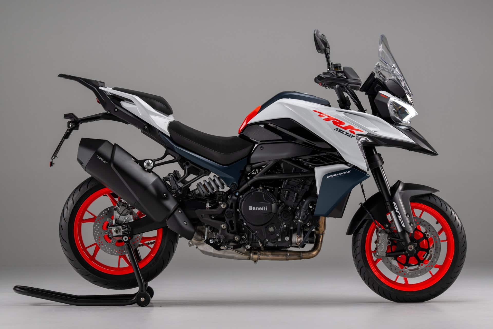 贝内利 TRK 902 Stradale