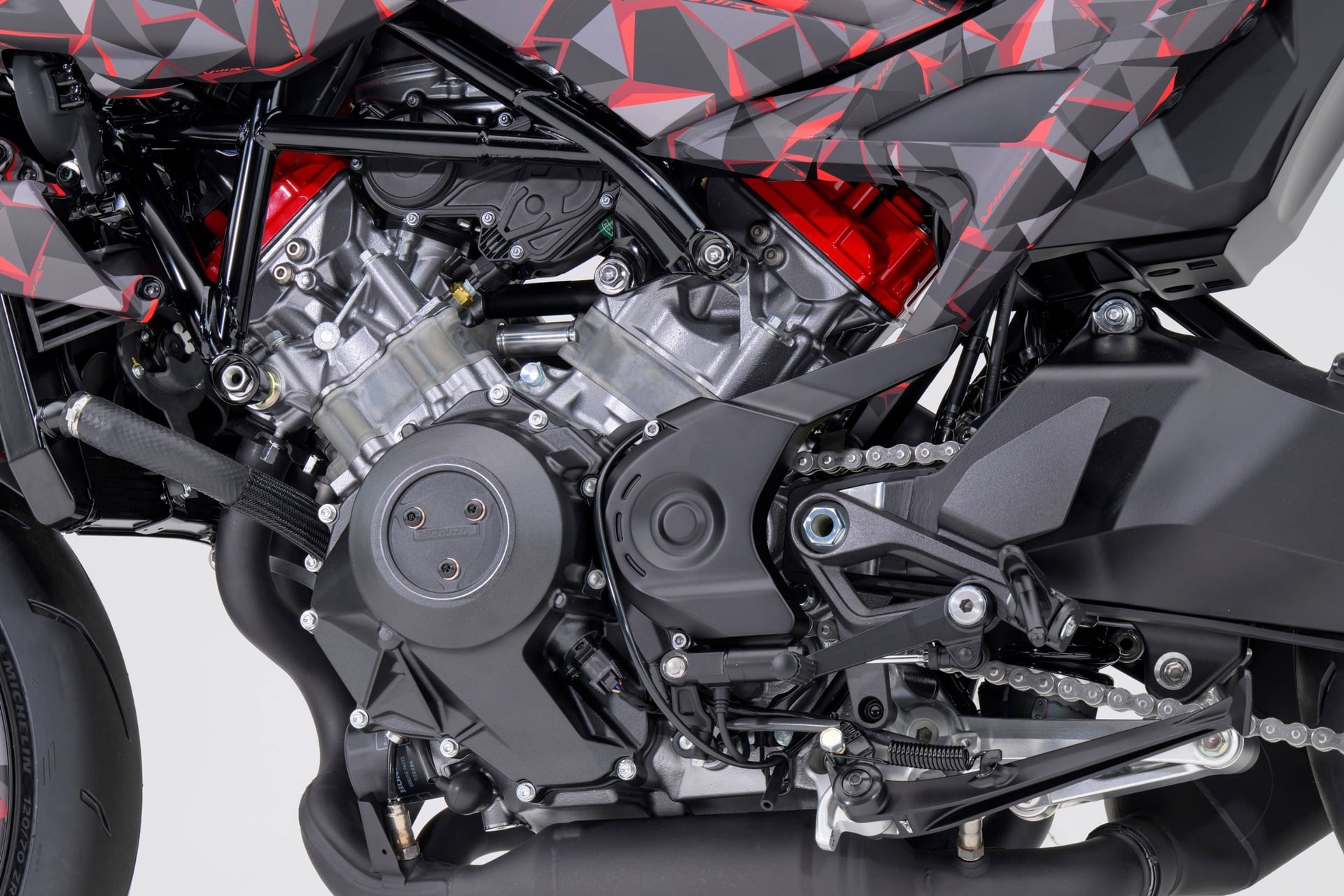 本田推出 V3R 900 E-压缩机，这是迄今为止最先进的摩托车
