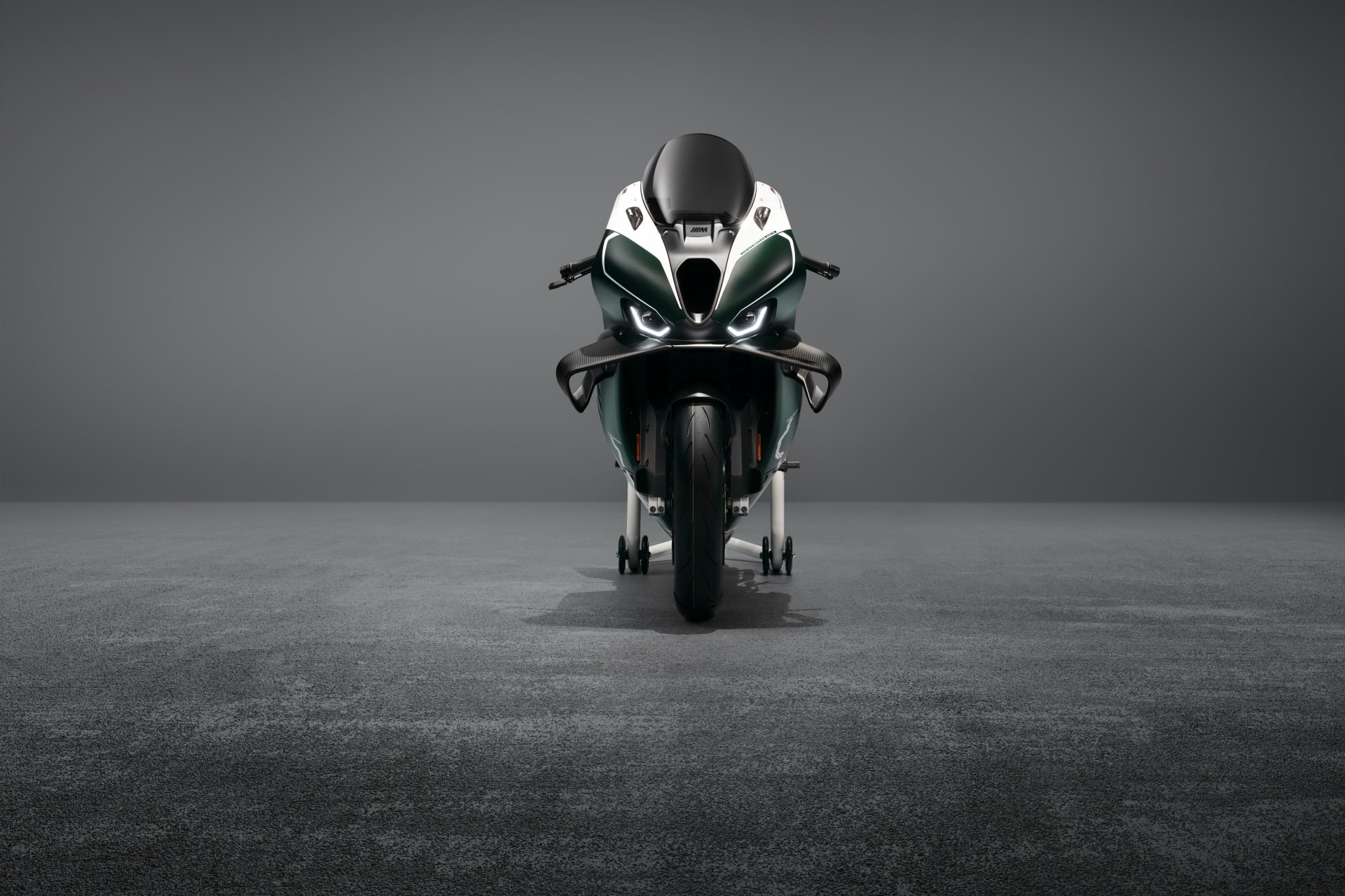 BMW 将 M 1000 RR 打造成 TT 中的瑰宝：仅限量 115 辆
