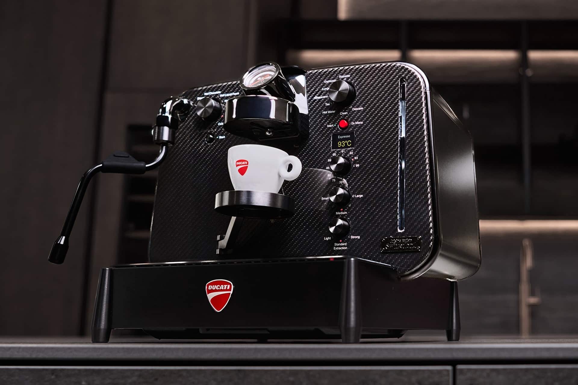 Barista M3 1926 杜卡迪限量版:瑞士卓越设计庆祝 100 周年历史