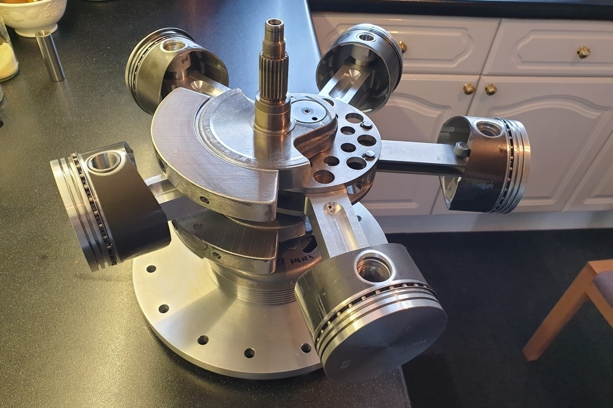 StarFire，完全手工制作的 5 缸 2,200 cc 星形发动机