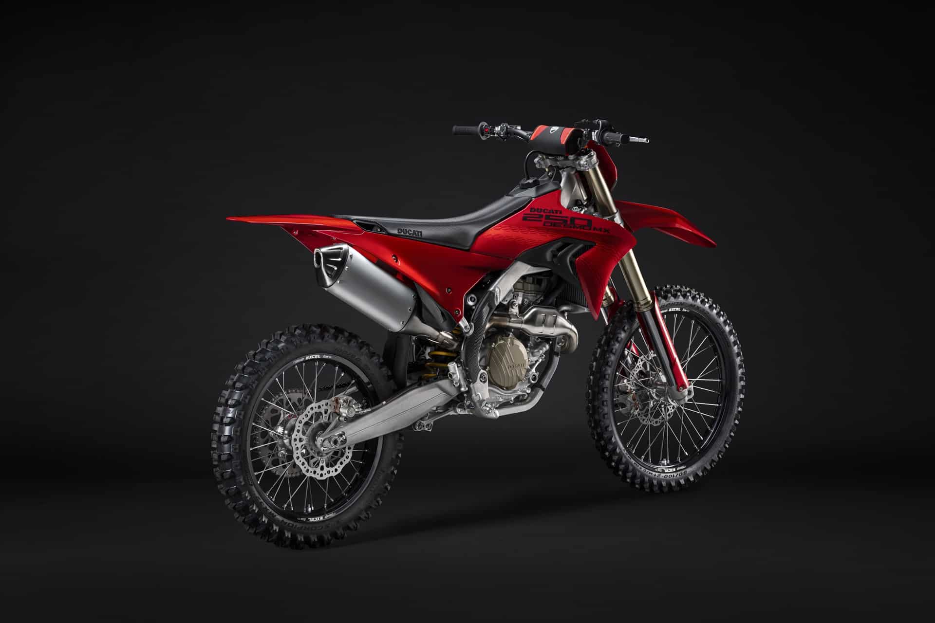 杜卡迪 Desmo250 MX：“desmo 模式”下 15,000 rpm 的纯粹肾上腺素