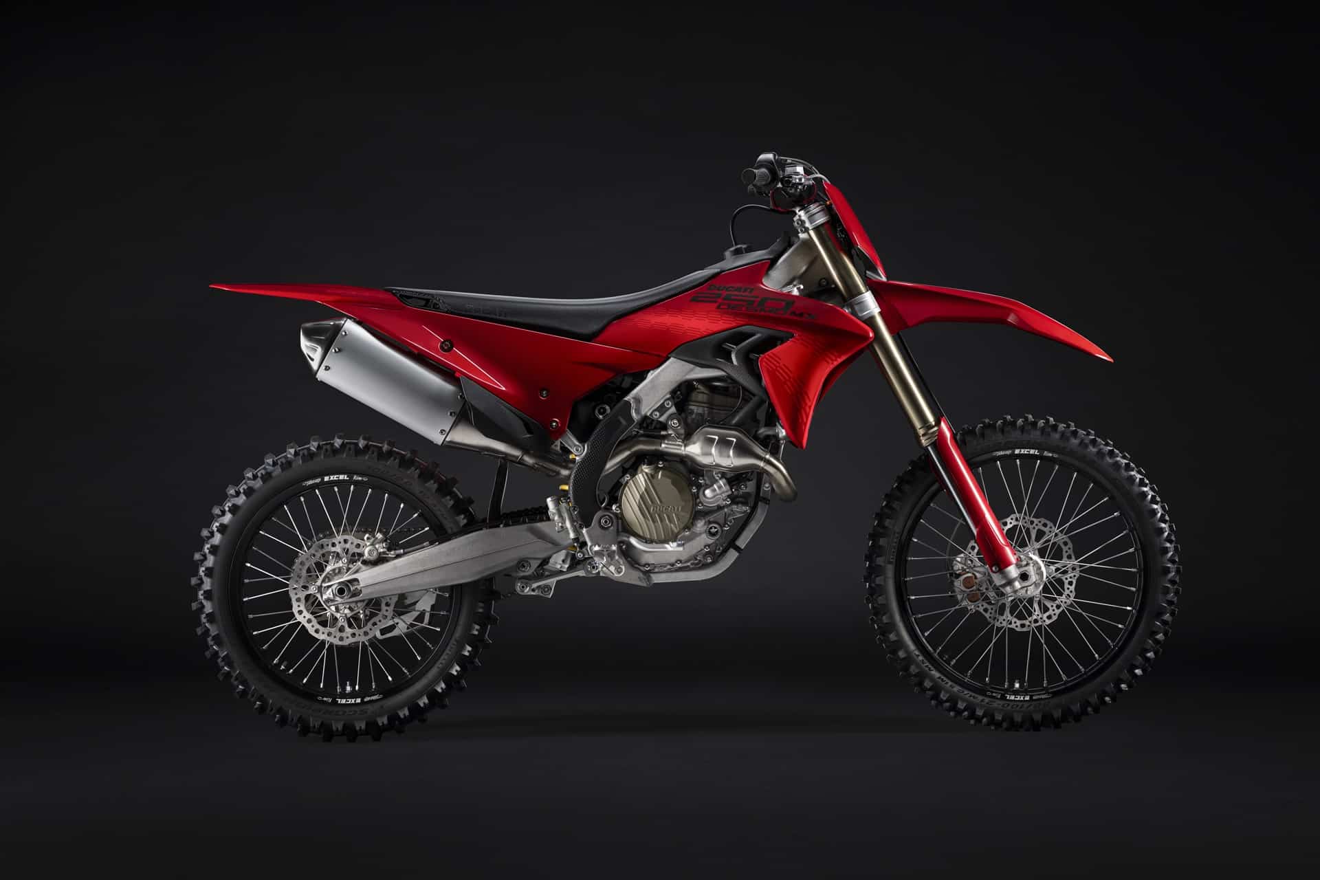 杜卡迪 Desmo250 MX：“desmo 模式”下 15,000 rpm 的纯粹肾上腺素