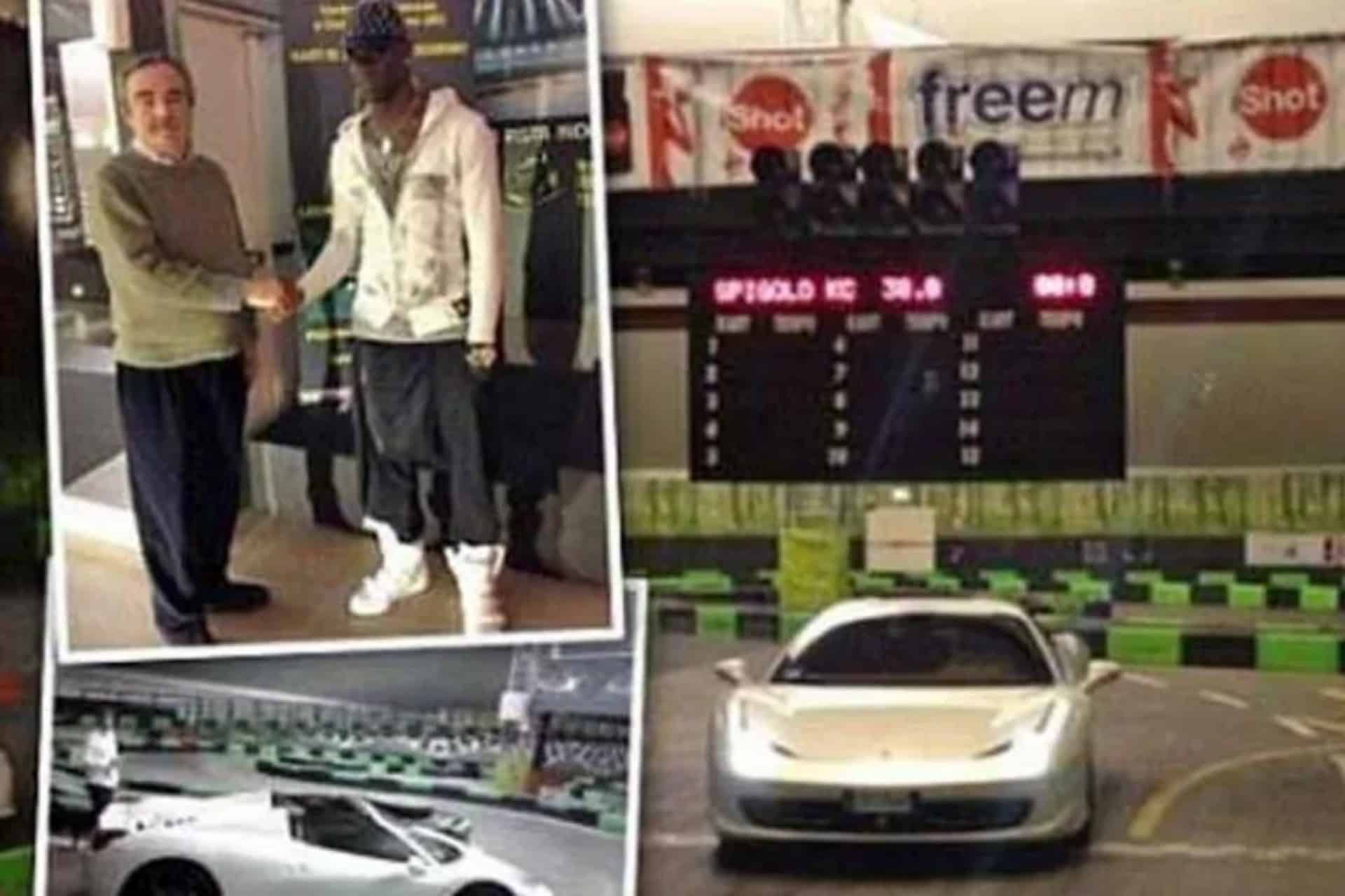 足球运动员和摩托车