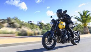 2026 Triumph Trident 660 抵达经销商：95 马力、标配快速更换以及转弯时的 ABS
