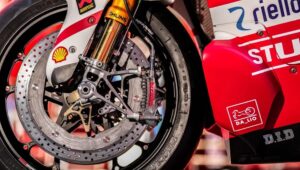 Brembo Hyction：适用于街头摩托车的 MotoGP 碳陶瓷制动器
