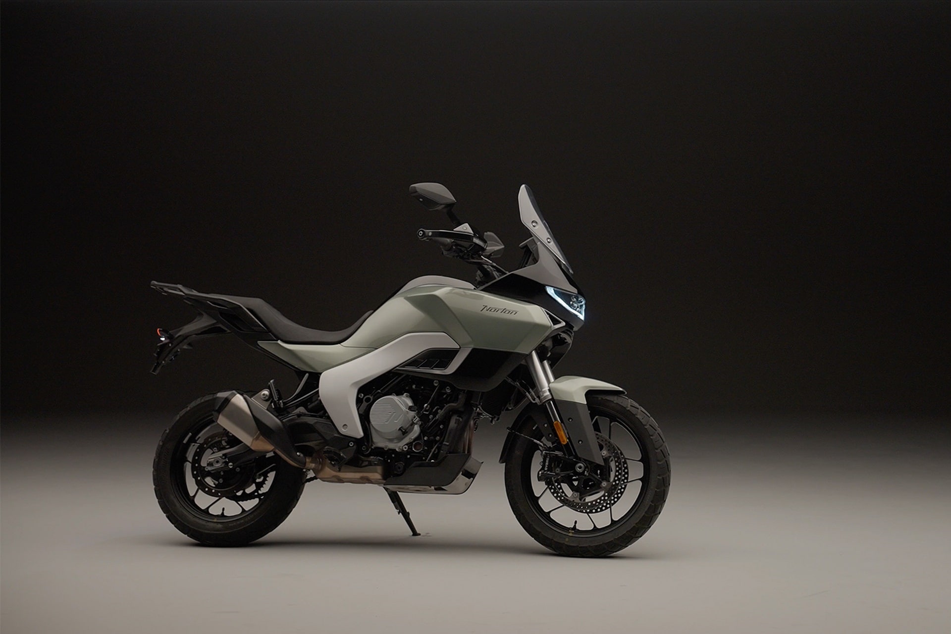 Norton Motorcycles se estrena en el segmento ADV con su nueva gama Atlas