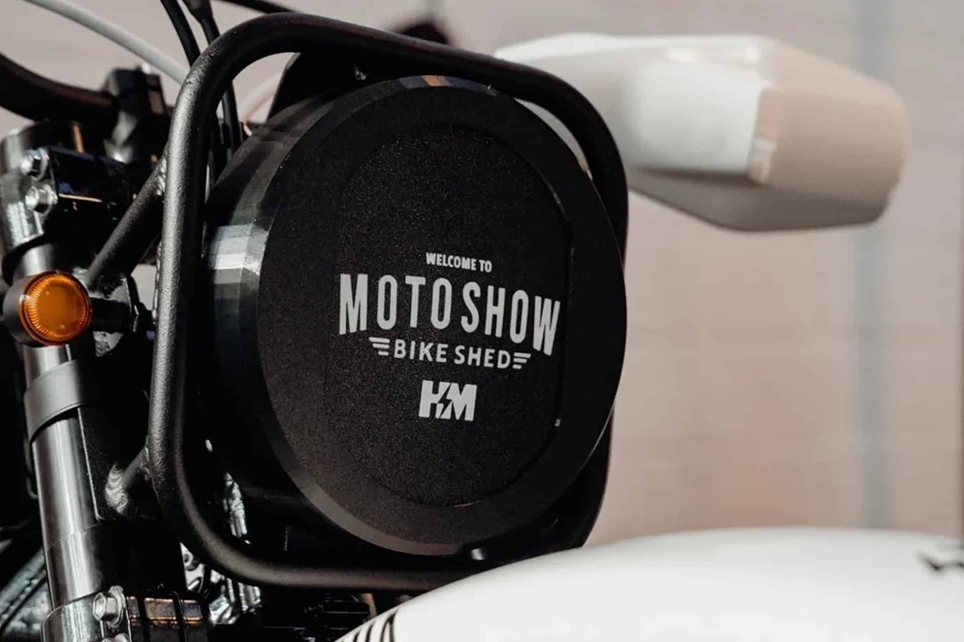 Holy Moly 的雅马哈 XT700